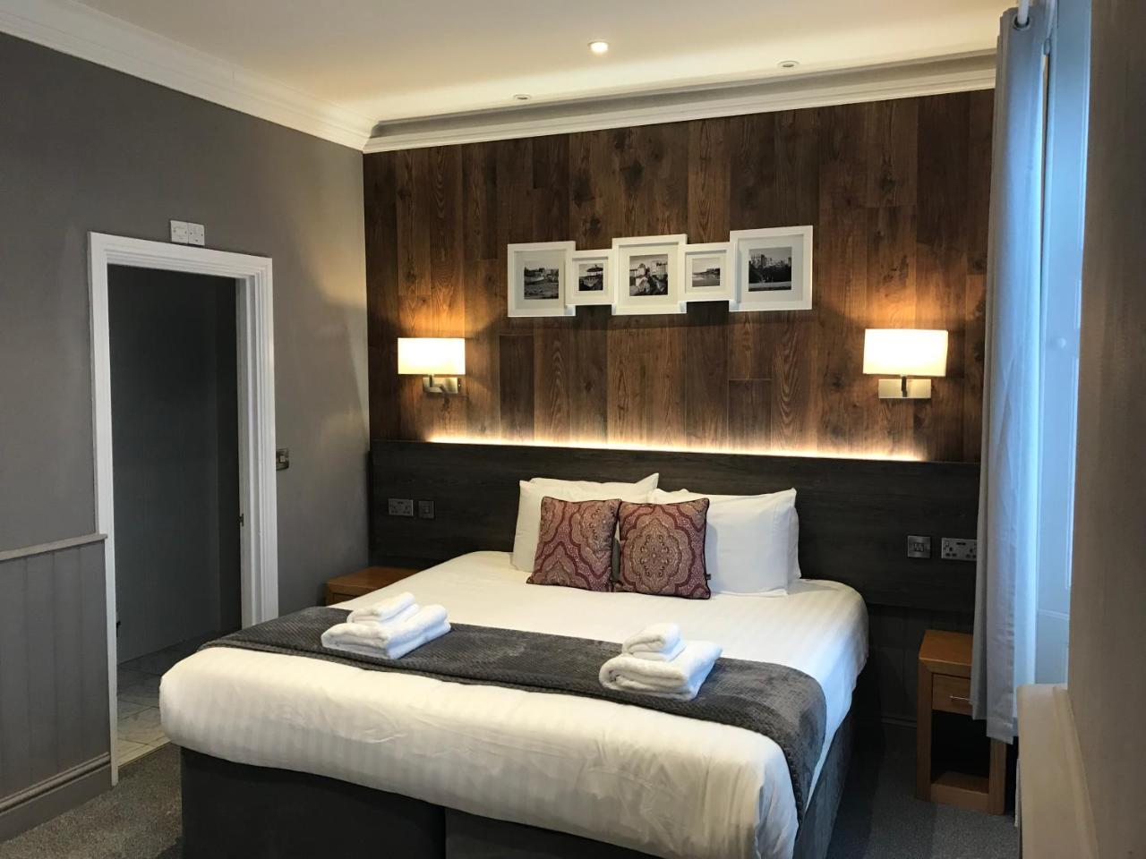 Heywood Spa Hotel Tenby Esterno foto
