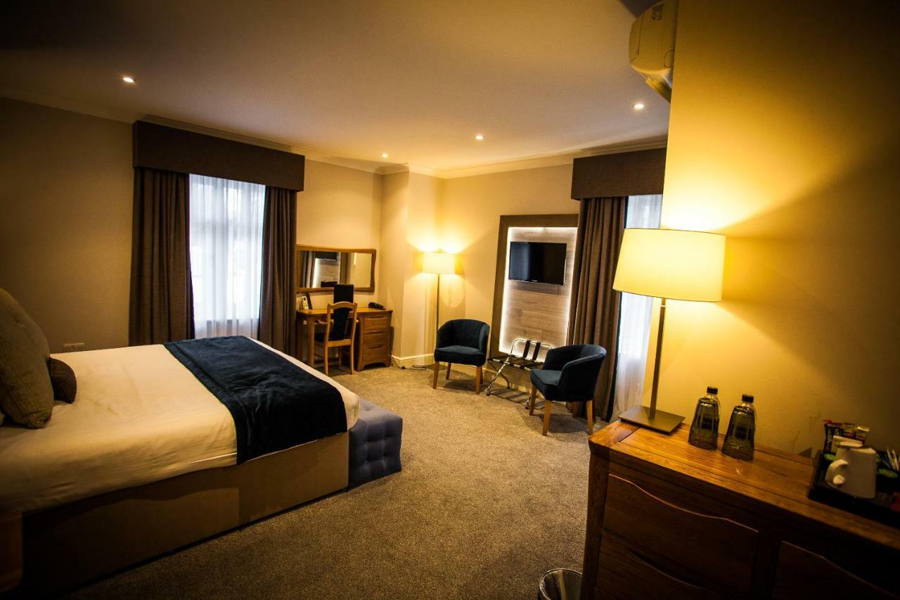 Heywood Spa Hotel Tenby Esterno foto