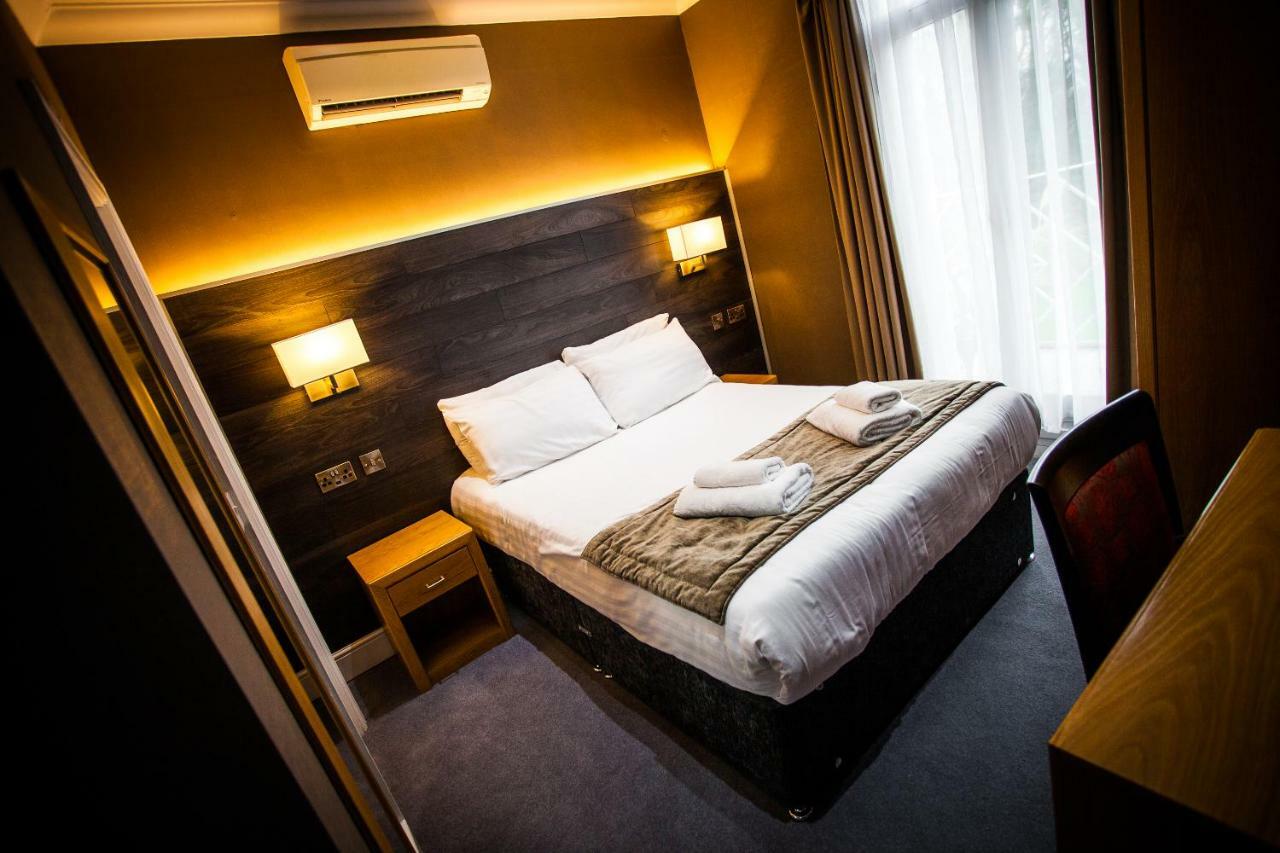 Heywood Spa Hotel Tenby Esterno foto